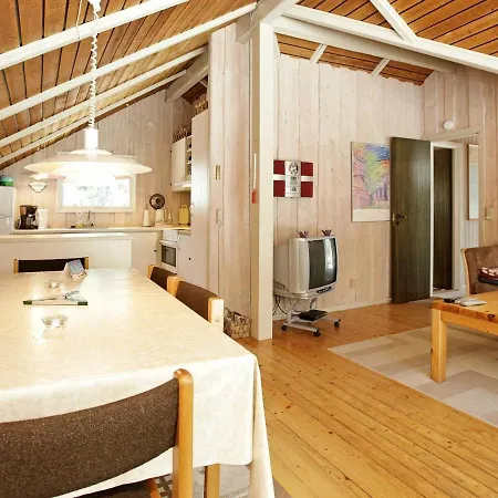 Three-bedroom Holiday In 3 Holiday home *