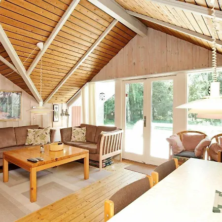 Three-bedroom Holiday In 3 Holiday home Humble