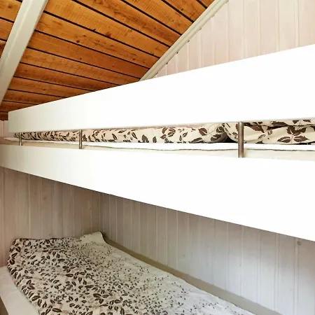 Three-bedroom Holiday In 3 Humble