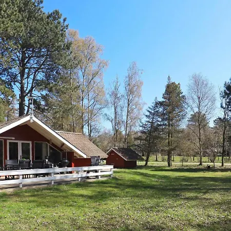 Three-bedroom Holiday In 3 Humble