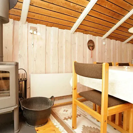 Three-bedroom Holiday In 3 * Humble